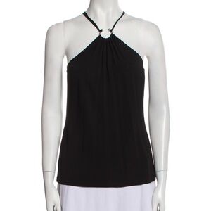 Back closure tank top